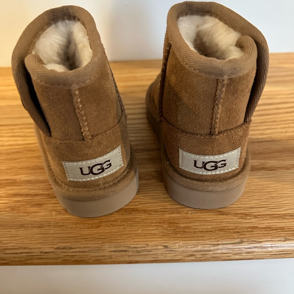 BRAND NEW toddler uggs